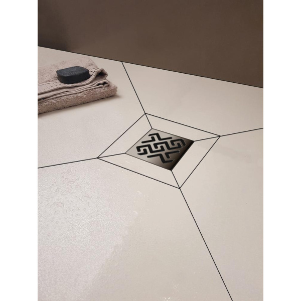 Душевой трап (10х10) Berges Wasserhaus Zentrum Antik 090364 матовый хром